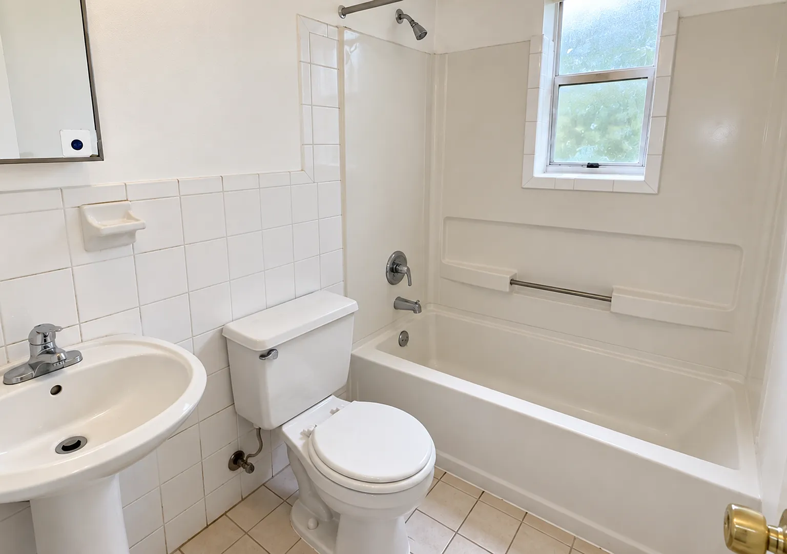 Urban Living Near Downtown Miami for Rent — Photo 2