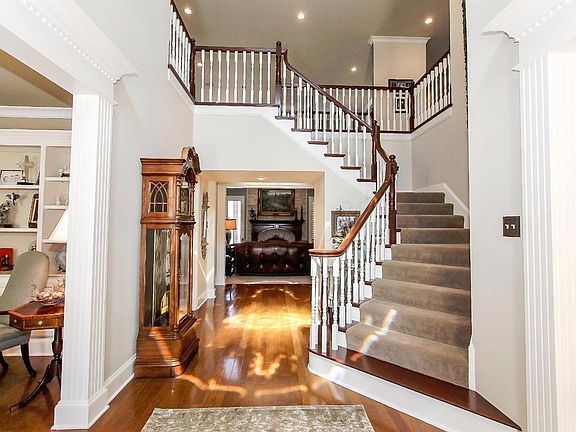 5th image of 5922 Erskine St