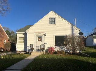 1013 N 11th St, Manitowoc, WI 54220