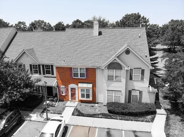 18 Keith Ct, Kendall Park, NJ 08824