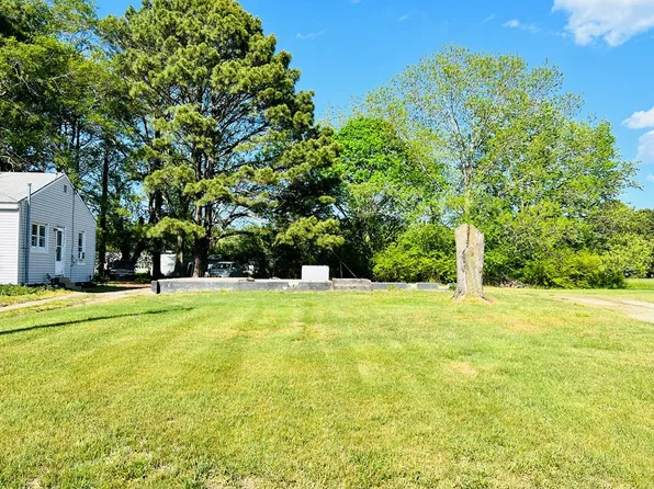 20383 Market St, Onancock, VA 23417