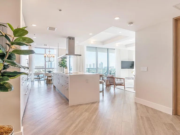 17301 Biscayne Blvd #1609 — Photo 3