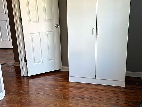 4th image of 147 Rand Ave