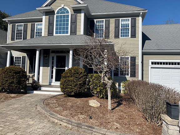 2nd image of 32 Noreast Ln