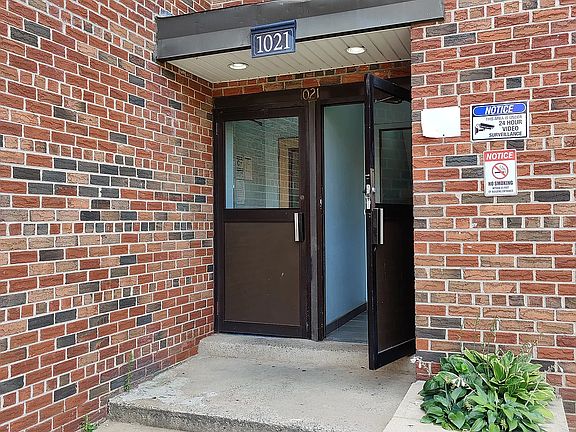 3rd image of 1001 E 108th St