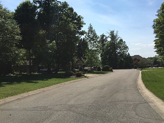 4th image of 5439 N Acorn Ct