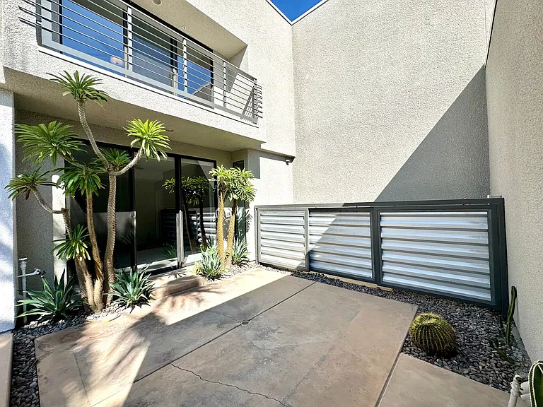 1518 E Baristo Rd — Photo 31