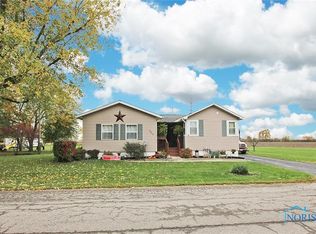 1317 Stoner Rd, Fostoria, OH 44830