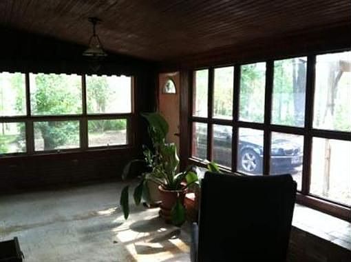 3rd image of 708 Walnut St
