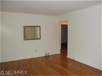 5th image of 14 Oakwood Ave