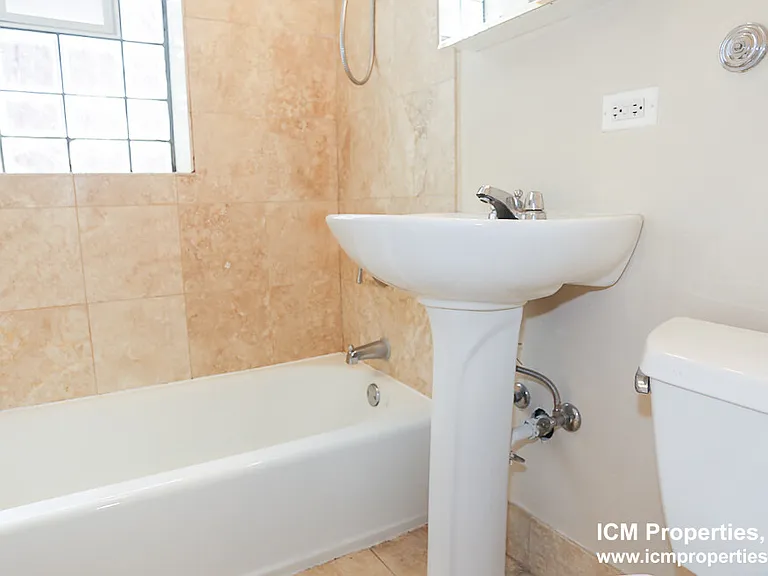 1222 W Waveland Ave #1 — Photo 7