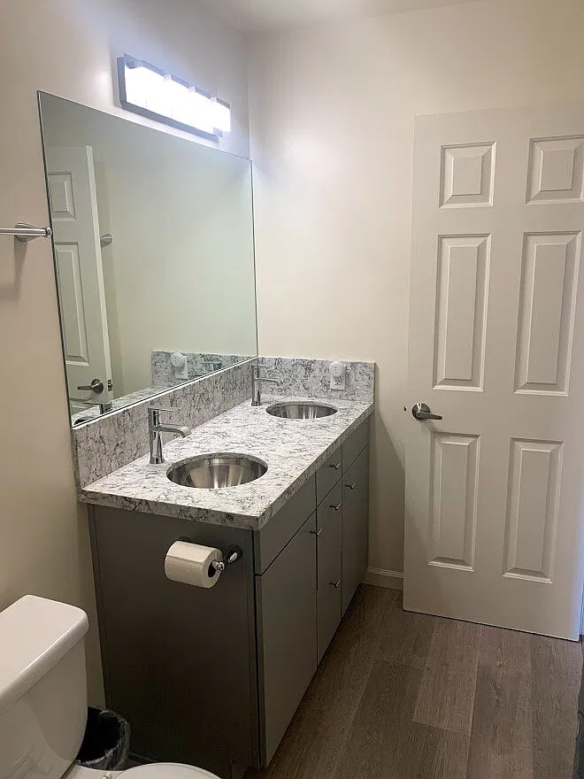 2 bed, 2.0 bath, 1000 sqft, $2,300 — Photo 4