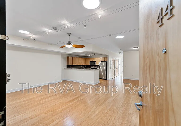 110 W Marshall St #27 — Photo 8