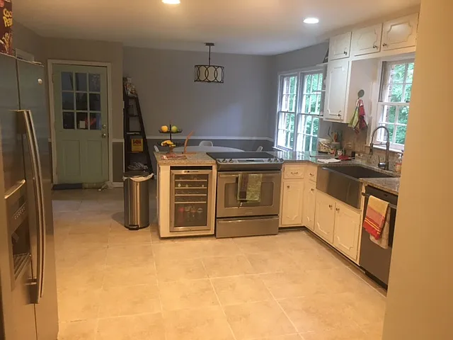 4 bed, 3000 sqft, $1,500 — Photo 3