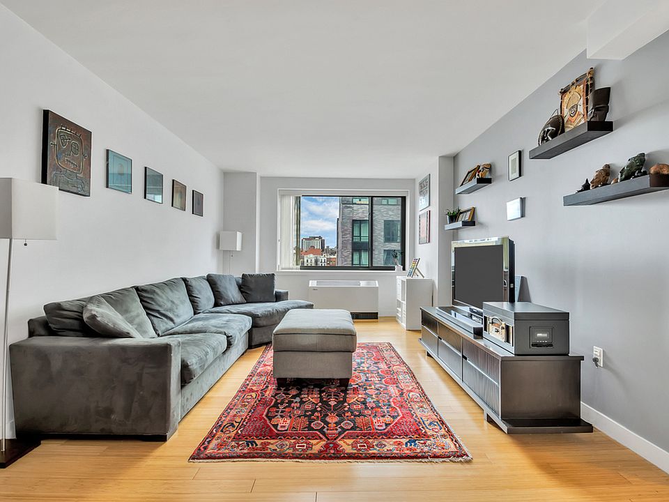1st image of 40 W 116th St APT A708
