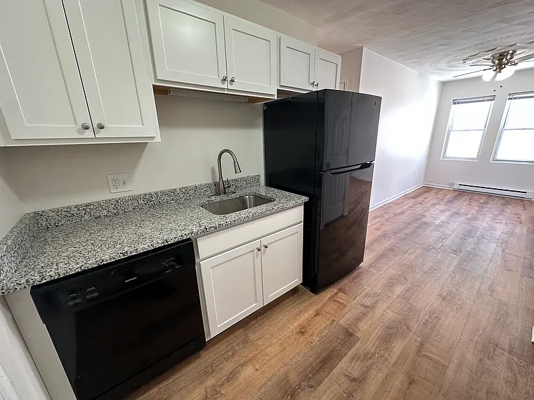 1453 Monroe Ave #1 — Photo 3