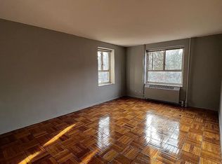 67-25 186th Ln APT 1B, Fresh Meadows, NY 11365