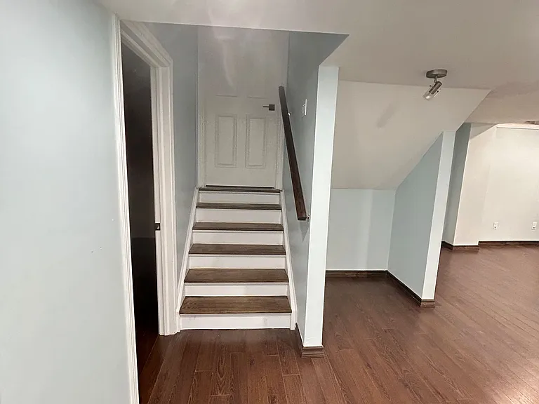 1123 Woodward Ave — Photo 3