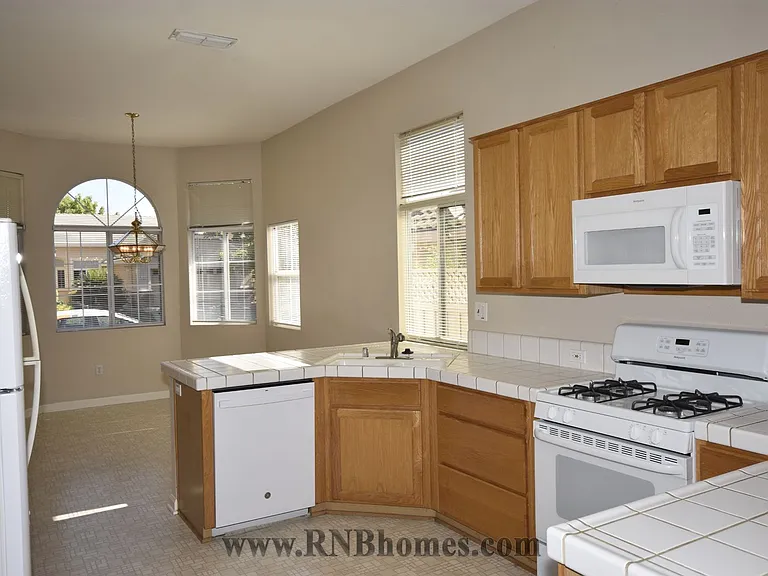 408 Angelrock Ct — Photo 9
