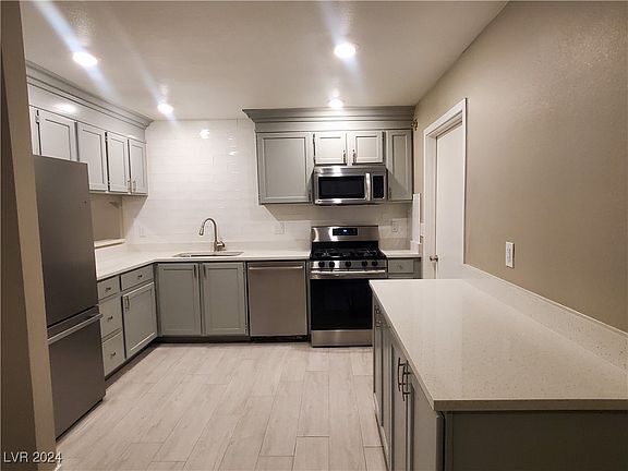 5th image of 2678 Aracatuba Ave