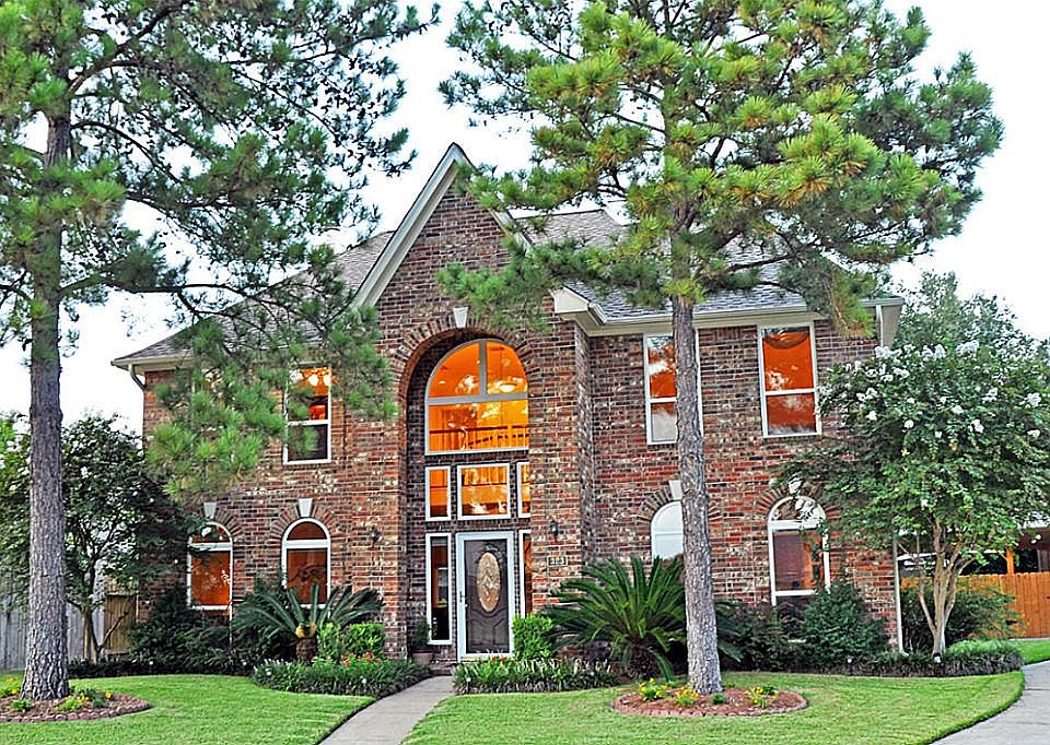 1st image of 323 Gatemere Ct