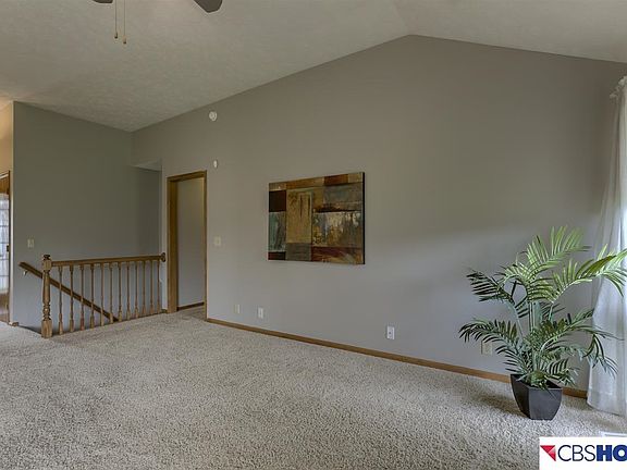 3rd image of 707 Rosewood Ave