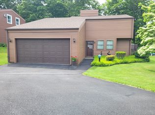 13 Little River Ln, Middletown, CT 06457