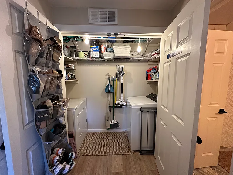 2818 Syracuse St #221 — Photo 48