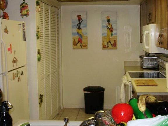 4th image of 13612 S Village Dr #5112
