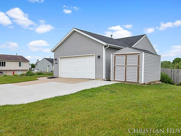 3rd image of 6445 Lazy Daze Ct SE