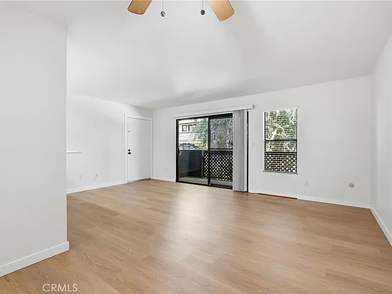 7304 Corbin Ave #J — Photo 8