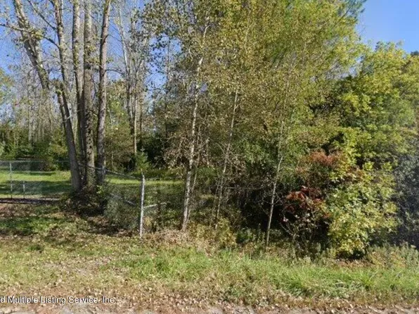 20 Lake Shore Rd, Westport, NY 12993