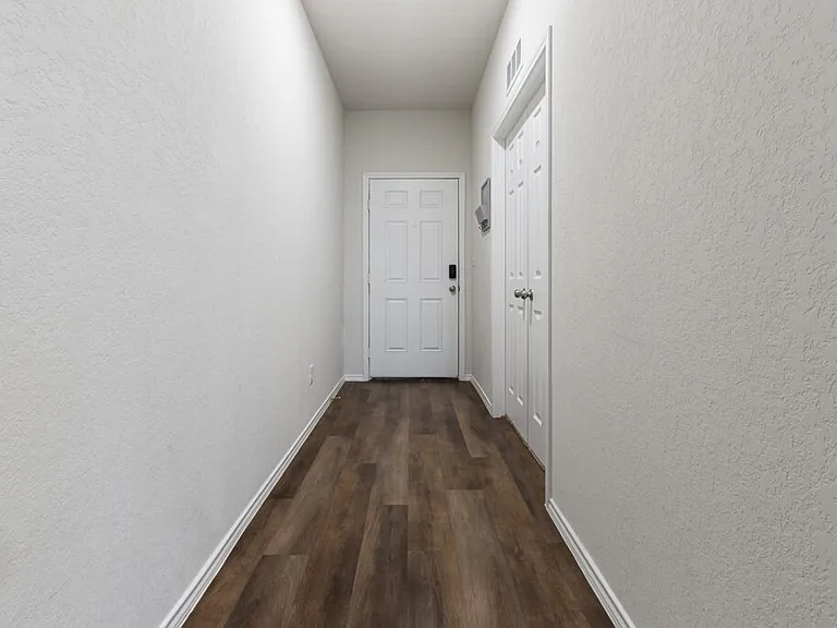 440 Lynwood Gold — Photo 3
