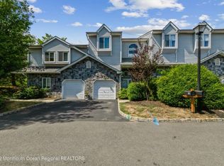 10 Daleron Pl, Laurence Harbor, NJ 08879