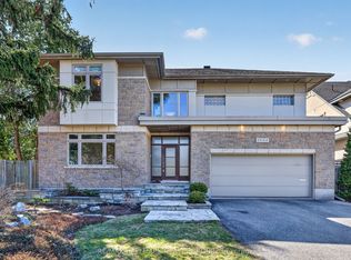 1934 Lenester Ave, Ottawa, ON K2A 1J9