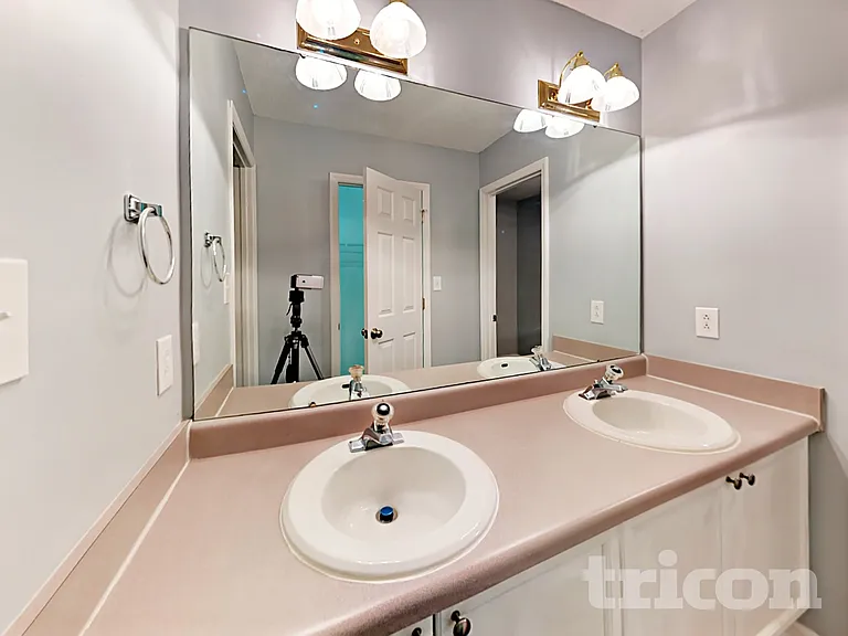 3722 Hunters Run Ln — Photo 11