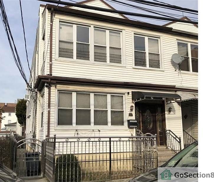 1st image of 667 E 237th St