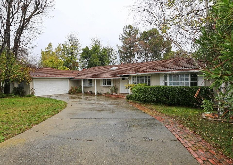 2nd image of 20649 Trinity Ave
