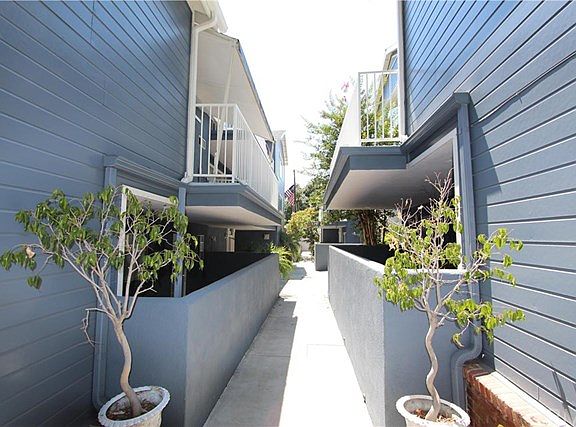 4th image of 8327 College Ave