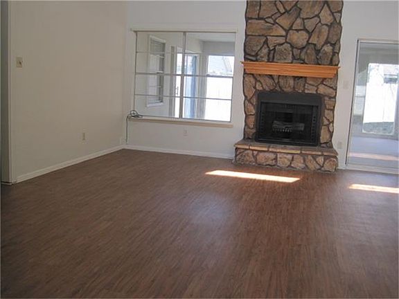 4th image of 2410 Radcliffe Dr