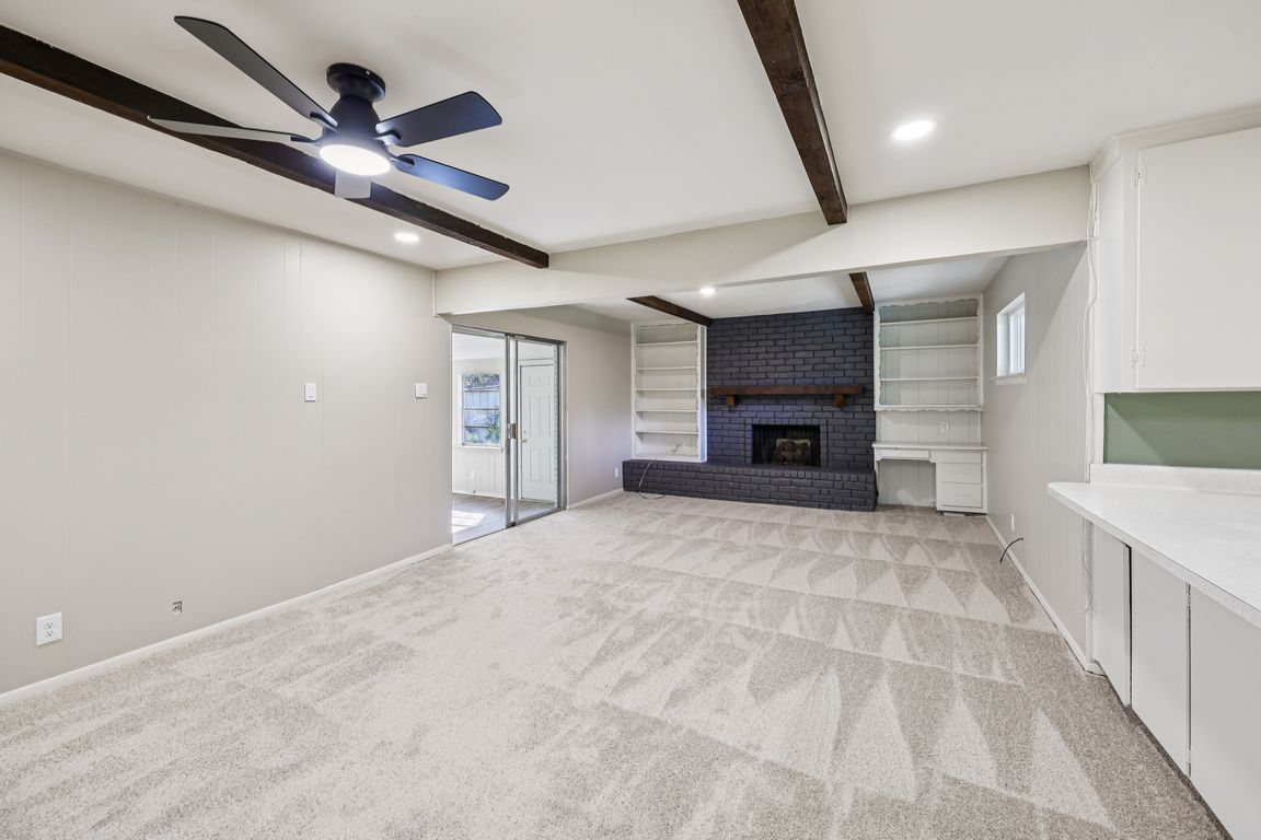 next background image