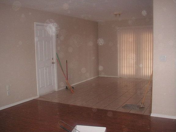4th image of 3125 N 65th Dr