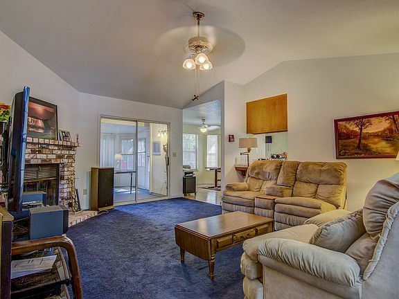 3rd image of 7925 Eagle Peak Way