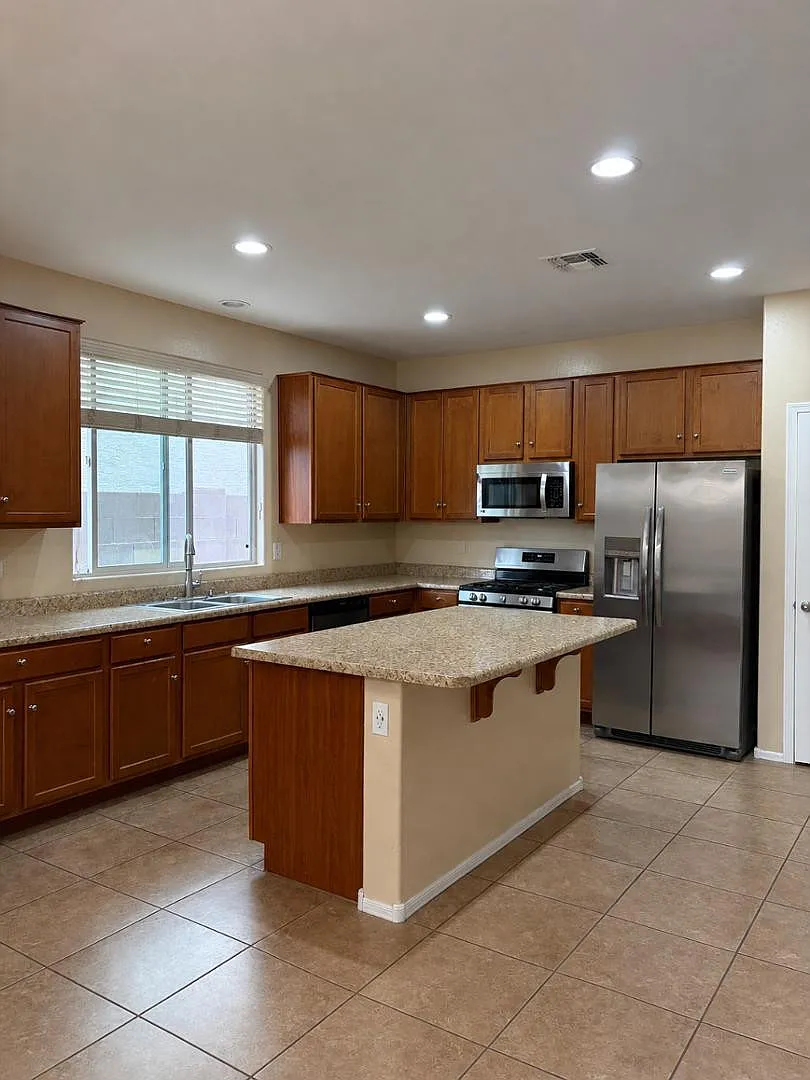 Building Photo - 4723 W Gelding Dr