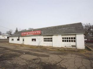 122 S Main St, Fredericktown, OH 43019