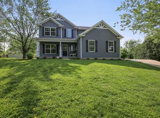 502 Western Hills Dr, Mahomet, IL 61853