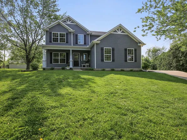 502 Western Hills Dr, Mahomet, IL 61853