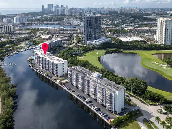 300 Diplomat Pkwy APT 204, Hallandale Beach, FL 33009