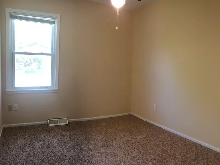 1124 Pomeroy St — Photo 4