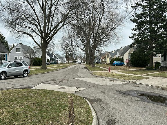 5th image of 16666 Sarmorr St